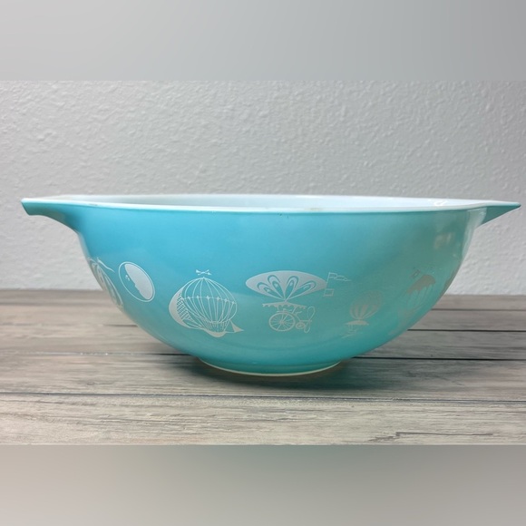 Pyrex Vintage Turquoise Balloons 4QT Cinderella Bowl #444 Mixing Bowls Kitchen